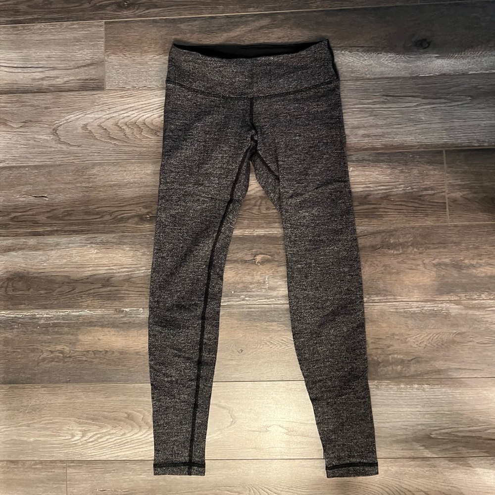 Lululemon grey/black leggings